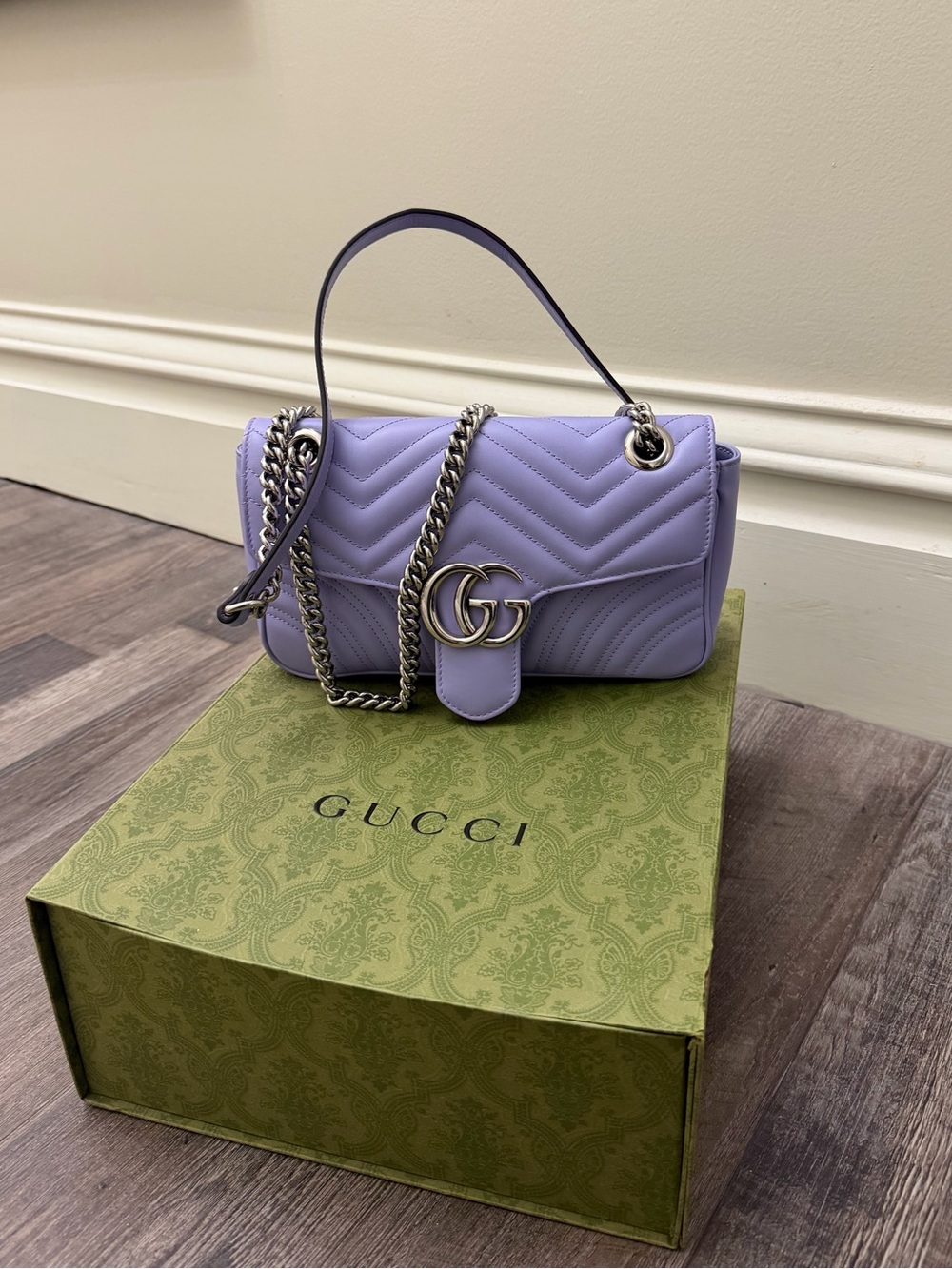 Gucci GG Marmont Leather Shoulder Bag Lavender Lilac Purple